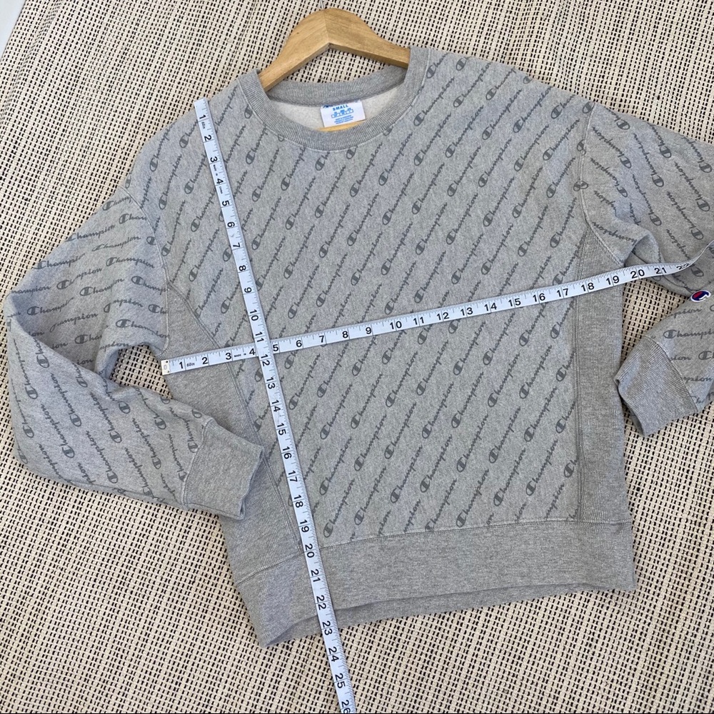 Champion reverse weave gray logo sweatshirt small - Picture 6 of 7